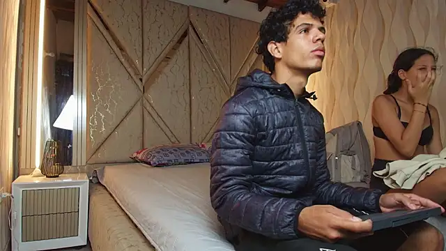 Hotcouple 222 online show from March 20, 7:35 am