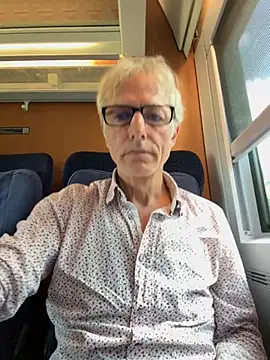 SexyLeon8 online show from September 23, 9:45 am