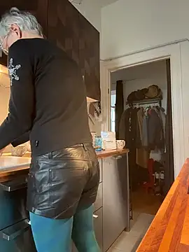 SexyLeon8 online show from February 9, 8:51 am