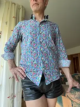 SexyLeon8 online show from June 2, 6:26 am