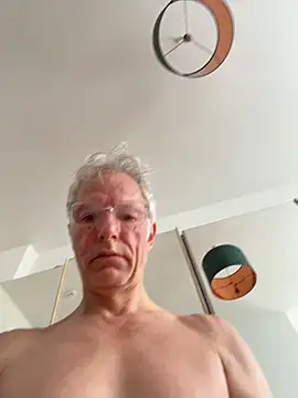 SexyLeon8 online show from June 7, 9:13 am