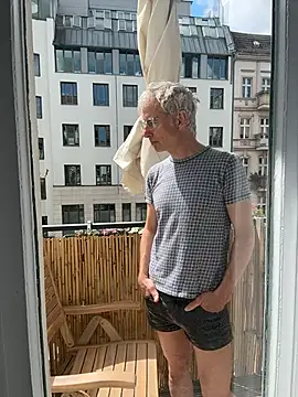 SexyLeon8 online show from June 8, 9:31 am