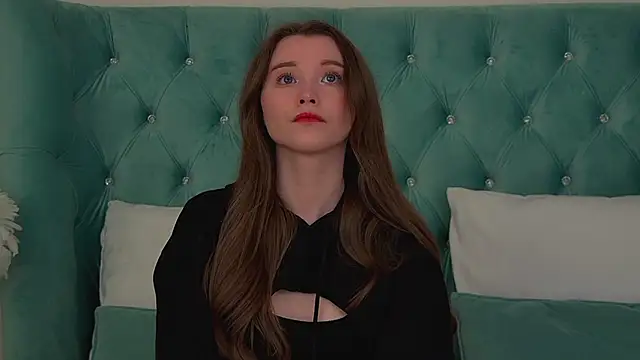 KeiraAsti online show from March 2, 6:04 pm