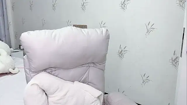 puppy-999 online show from April 26, 12:36 pm