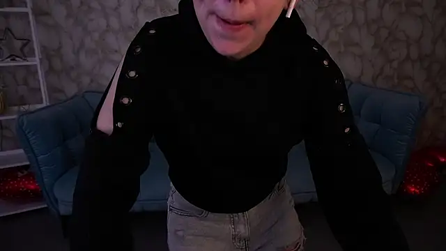 LiviaShy online show from April 26, 7:22 pm