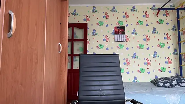 chiraq1945 online show from February 24, 7:39 am