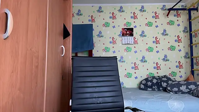 chiraq1945 online show from March 14, 6:30 am