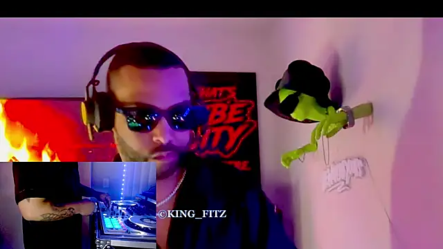 KING FITZ online show from April 19, 2:55 am