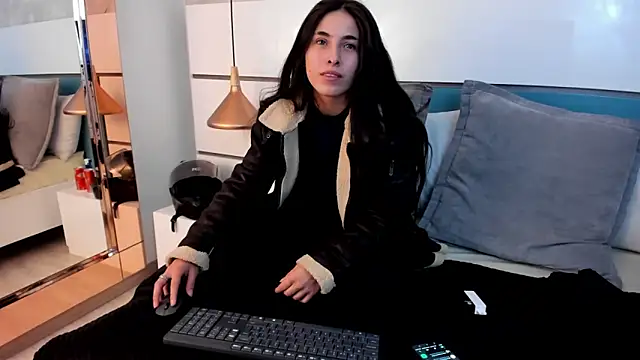 Ashkoreh online show from April 17, 3:26 pm