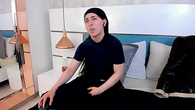 Ashkoreh online show from April 20, 6:42 pm