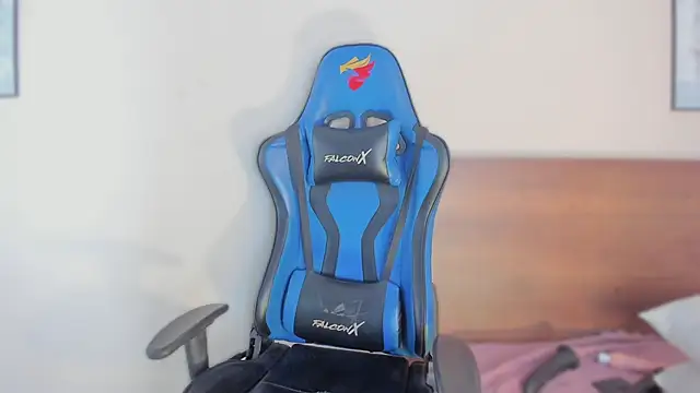 Snapshot of Niicol_Jenner chatting on February 15, 7:51 am Niicol Jenner online show from February 15, 7:51 am