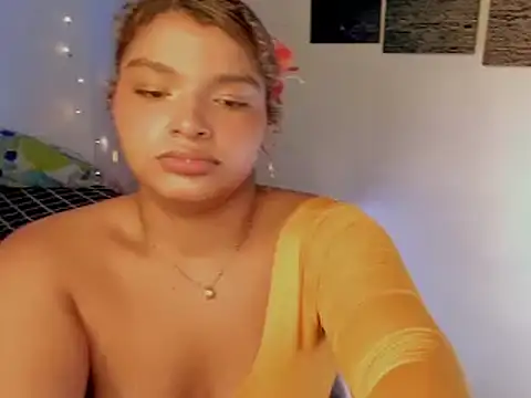 chloe kisses online show from April 21, 11:27 am