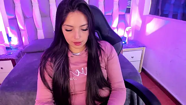 Adaara Rey online show from October 25, 8:58 pm