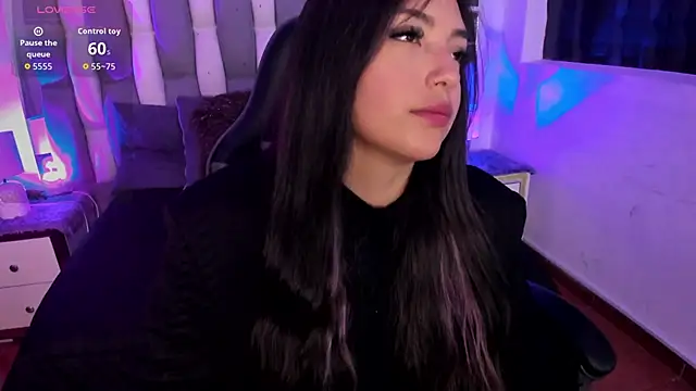 Adaara Rey online show from October 28, 7:27 pm