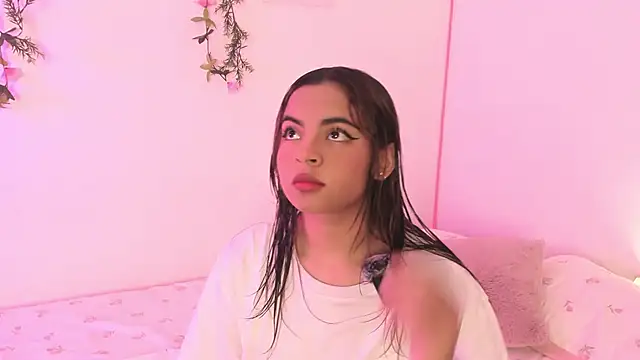 Snapshot of valy_shyness chatting on October 10, 8:08 pm valy shyness online show from October 10, 8:08 pm