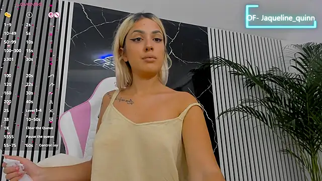 Snapshot of daisyblushh chatting on September 12, 6:41 pm daisyblushh online show from September 12, 6:41 pm