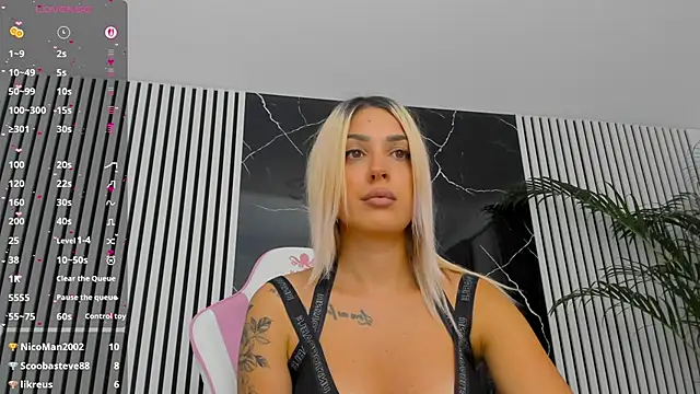 Snapshot of daisyblushh chatting on September 22, 10:01 pm daisyblushh online show from September 22, 10:01 pm