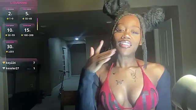 Snapshot of maskedgirl5005 chatting on September 19, 6:41 pm maskedgirl5005 online show from September 19, 6:41 pm