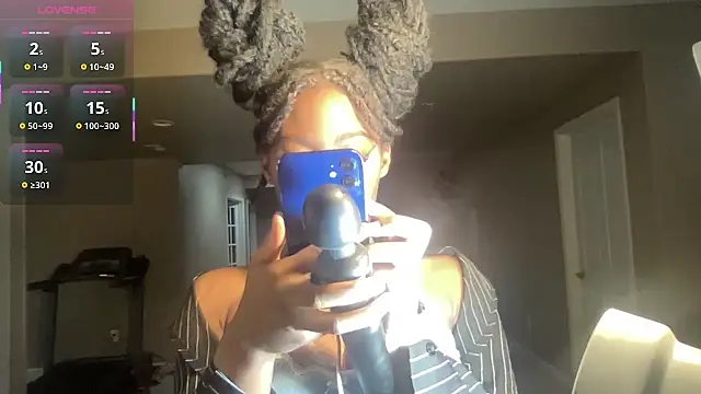 Snapshot of maskedgirl5005 chatting on September 25, 8:12 pm maskedgirl5005 online show from September 25, 8:12 pm