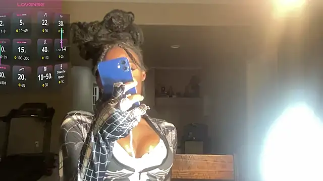 Snapshot of maskedgirl5005 chatting on October 3, 8:17 pm maskedgirl5005 online show from October 3, 8:17 pm