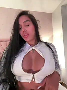 Bella  Wood online show from June 30, 9:27 pm