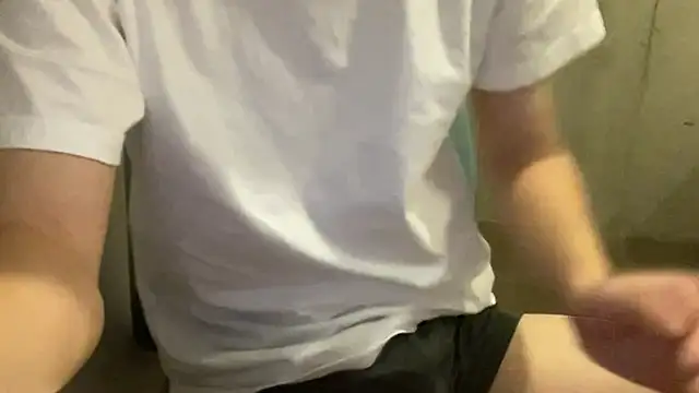 Snapshot of Lotus_boy chatting on November 26, 10:16 am Lotus boy online show from November 26, 10:16 am