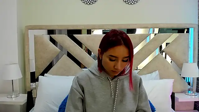 Snapshot of ximena_vasquez8 chatting on May 6, 4:08 am ximena vasquez8 online show from May 6, 4:08 am