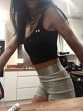 Tannedtattooed69 online show from May 10, 5:56 am