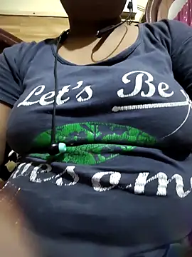 Snapshot of Cute_Amiya chatting on October 28, 4:42 pm Cute Amiya online show from October 28, 4:42 pm