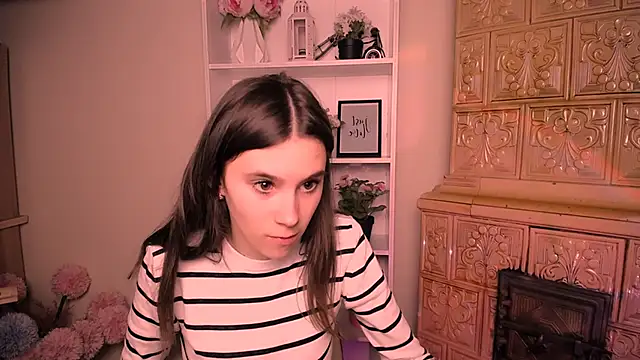 RosaRay  online show from April 15, 6:20 am