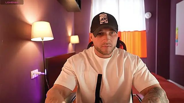 RikAdlerr online show from April 10, 8:19 am