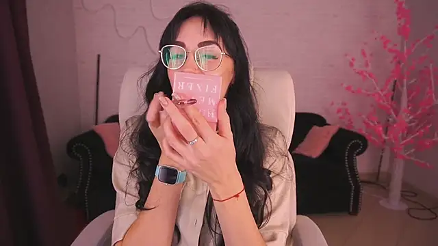 EviLune online show from January 9, 9:05 pm