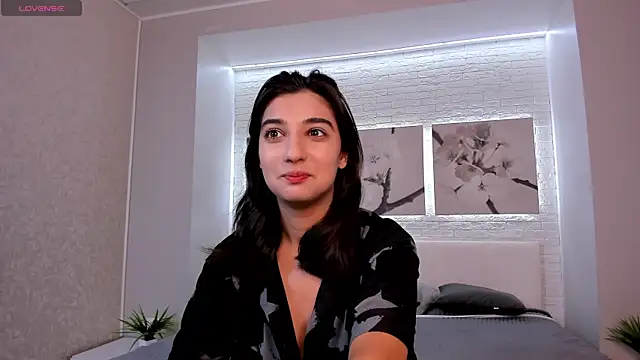 Elfy Rare  online show from October 4, 2:48 pm