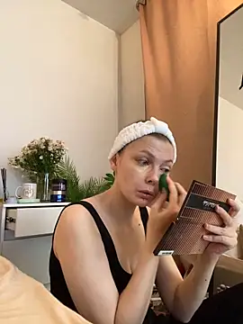 miamunn online show from October 18, 7:58 pm