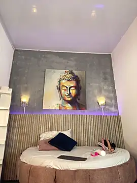 Snapshot of Saracooper__ chatting on October 20, 3:29 am Saracooper online show from October 20, 3:29 am