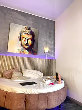 Snapshot of Saracooper__ chatting on October 29, 3:31 am Saracooper online show from October 29, 3:31 am