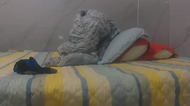 Snapshot of sabrina_v_ chatting on December 17, 3:51 pm sabrina v online show from December 17, 3:51 pm