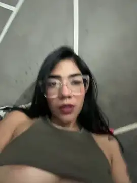 ElaRose 12 online show from March 29, 5:18 am