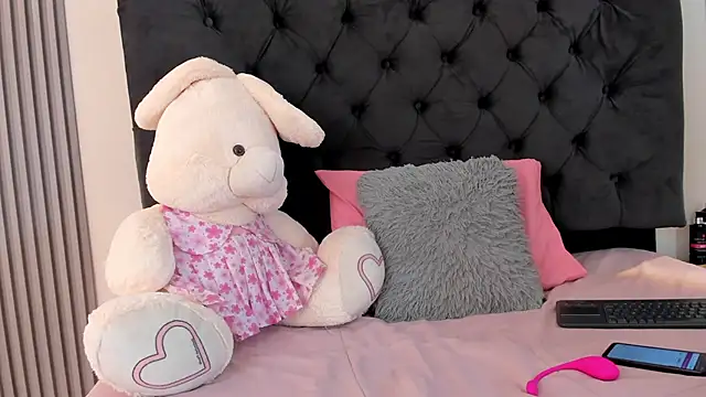 Snapshot of Dulce_Maay chatting on September 16, 4:02 am Dulce Maay online show from September 16, 4:02 am