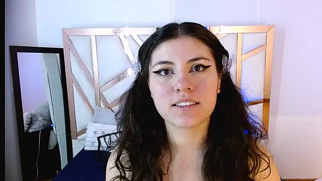 Snapshot of hannia_baileys chatting on November 22, 1:26 am hannia baileys online show from November 22, 1:26 am