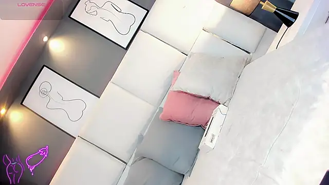 LiaFernandaa online show from April 17, 1:36 pm