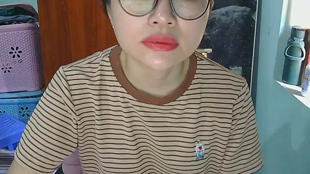 Snapshot of Uhem112 chatting on September 21, 2:02 am Uhem112 online show from September 21, 2:02 am