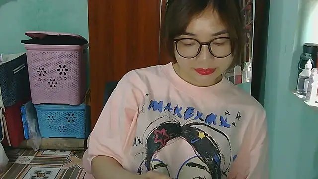 Snapshot of Uhem112 chatting on October 6, 12:41 am Uhem112 online show from October 6, 12:41 am