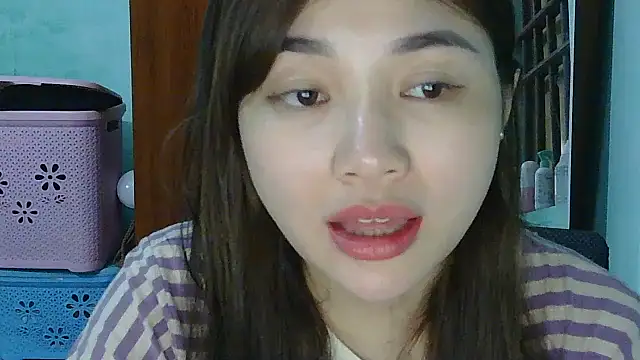 Snapshot of Uhem112 chatting on October 6, 12:46 pm Uhem112 online show from October 6, 12:46 pm