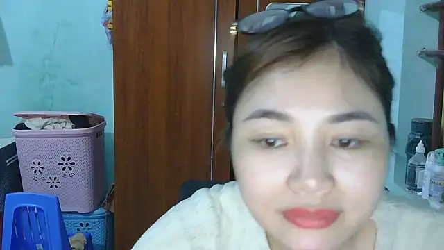 Snapshot of Uhem112 chatting on October 8, 3:48 am Uhem112 online show from October 8, 3:48 am