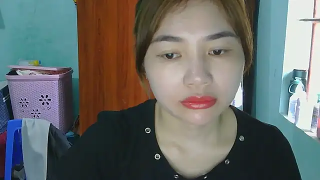 Snapshot of Uhem112 chatting on October 11, 2:22 am Uhem112 online show from October 11, 2:22 am