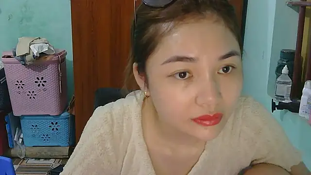 Snapshot of Uhem112 chatting on October 15, 1:22 pm Uhem112 online show from October 15, 1:22 pm