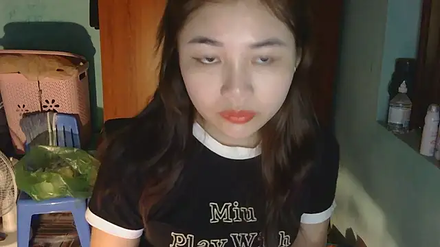 Snapshot of Uhem112 chatting on October 21, 1:17 am Uhem112 online show from October 21, 1:17 am