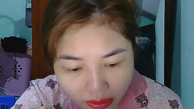 Snapshot of Uhem112 chatting on October 25, 1:35 am Uhem112 online show from October 25, 1:35 am