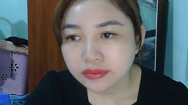 Snapshot of Uhem112 chatting on October 26, 1:44 am Uhem112 online show from October 26, 1:44 am